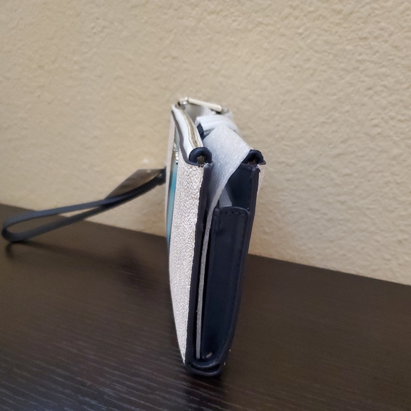 - Michael kors Signature Jet Set Double Zip Wristlet Wallet - Picture 10 of 13